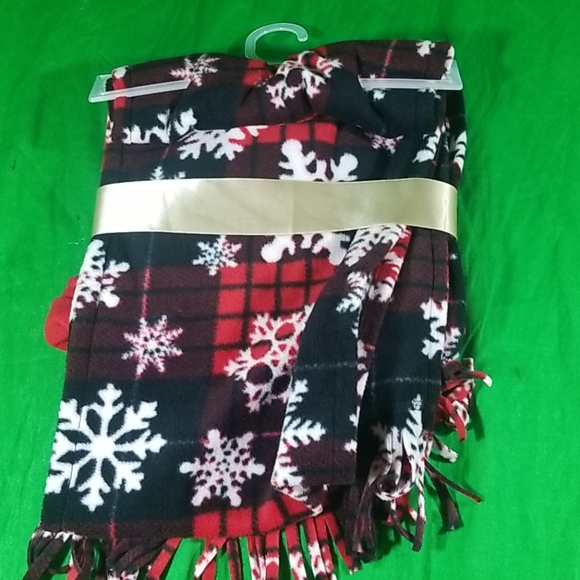 Mixit Hat And Scarf Winter Christmas Pattern - Picture 3 of 3